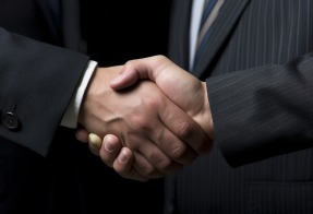 Customer Appreciation Gifts: 10 Award Ideas to Strengthen Business Relationships